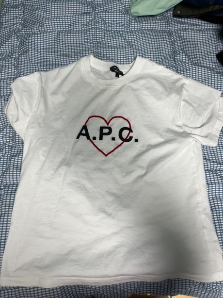 아페쎄(A.P.C.) 여성 하트 로고 반소매 티셔츠 - 화이트 / COEIOM26117AAB 후기