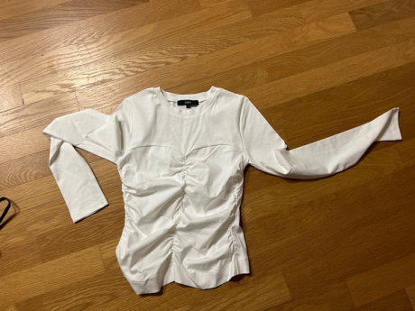 레이브(RAIVE) Front Shirring T-shirt in Ivory VW3AE103-03 후기