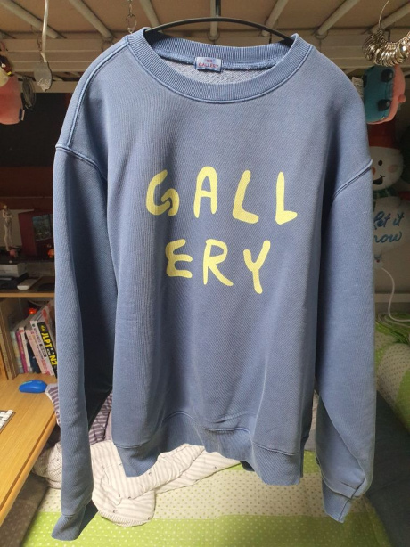 1011갤러리(1011 GALLERY) Gallery Logo Graphic Sweatshirt - Navy 후기