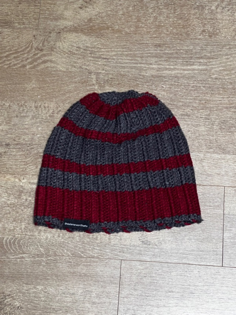 디스이즈네버댓(THISISNEVERTHAT) Stripe Crochet Beanie Charcoal / Red 후기