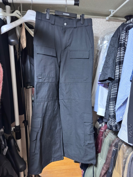 선데이오프클럽(SUNDAYOFFCLUB) Cargo Wide Flare Trousers - Black 후기