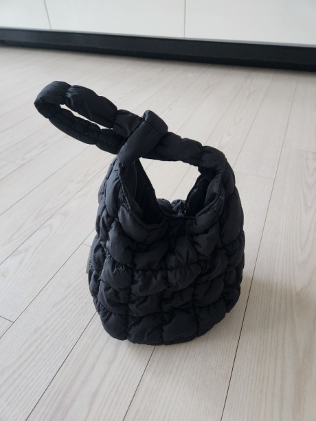 옐로우스톤(YELLOWSTONE) Cloud dumpling bag - Black 후기