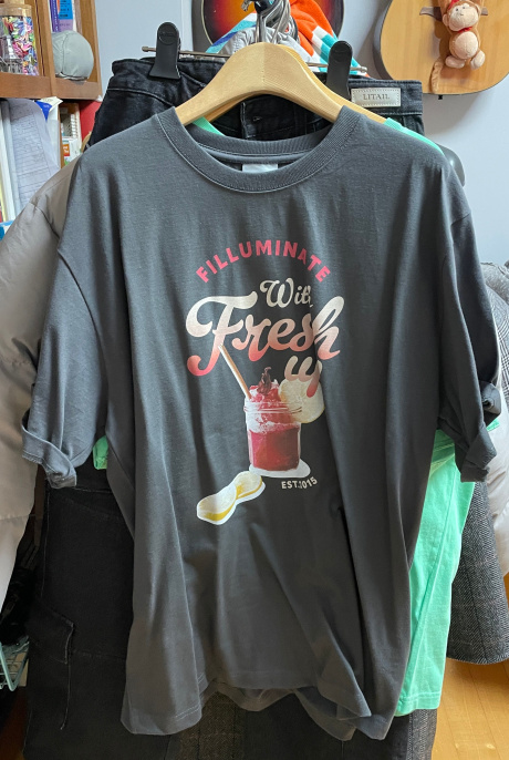 필루미네이트(FILLUMINATE) 오버핏 피치 크러쉬 티셔츠-차콜 후기