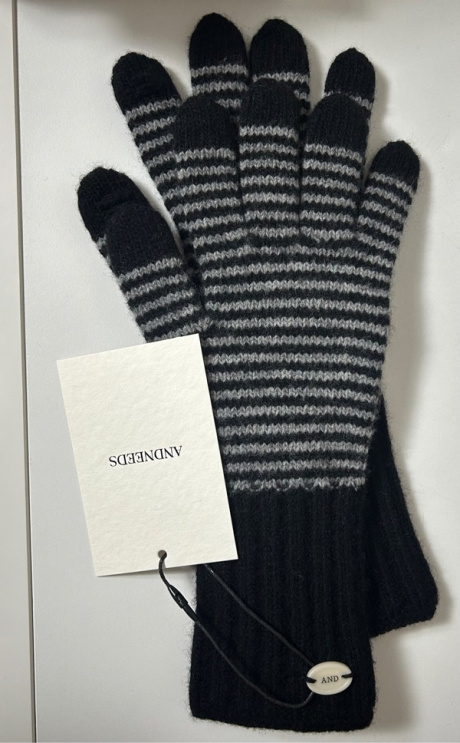 앤니즈(ANDNEEDS) Stripe cashmere gloves (black) 후기