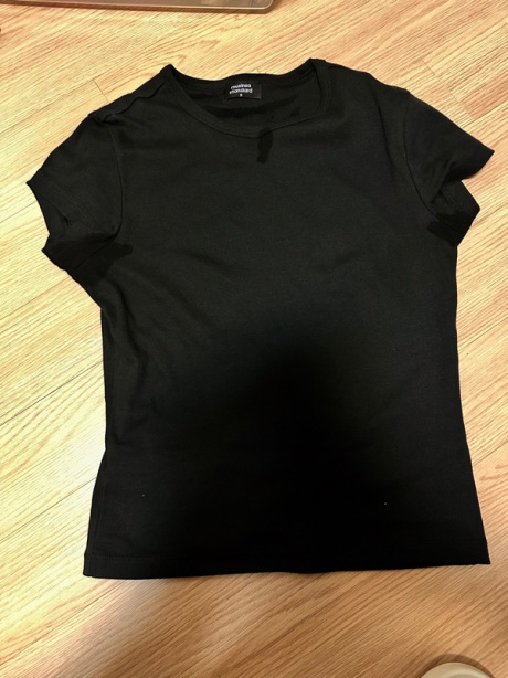 무신사 스탠다드(MUSINSA STANDARD) 우먼즈 슬림 크루 넥 반팔 티셔츠 [블랙] 후기