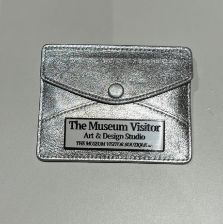 더뮤지엄비지터(THEMUSEUMVISITOR) METAL LOGO CARD WALLET (SILVER) 후기