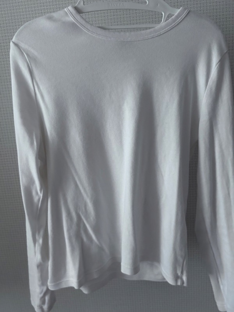 무신사 스탠다드(MUSINSA STANDARD) 우먼즈 슬림 크루 넥 긴팔 티셔츠 [화이트] 후기