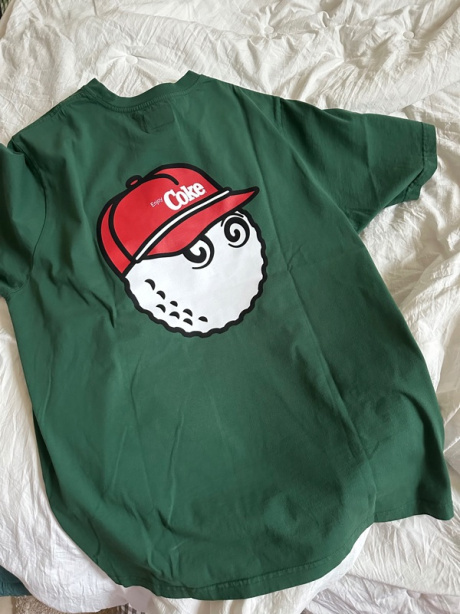 말본 골프(MALBON GOLF) [MALBON X COCA-COLA] 코카콜라 버킷 라운드 티셔츠 GREEN 후기