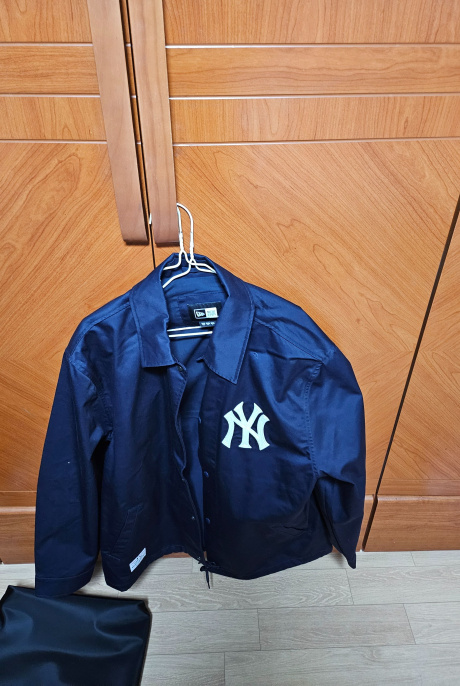 뉴에라(NEW ERA) MLB 뉴욕 양키스 코치 재킷 네이비 14179175 후기