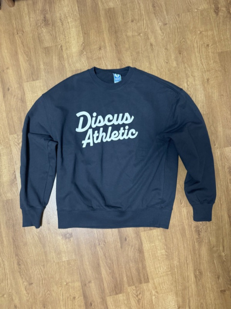 디스커스 애슬레틱(DISCUS ATHLETIC) 오버 핏 로고 스웨트 셔츠 워시드 블랙 후기