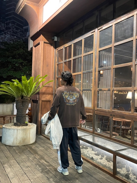 아웃스탠딩(OUTSTANDING) MOT SERIES LONG SLEEVE(FIRE ANGELS)_VINTAGE BLACK - 사이즈 & 후기 | 무신사