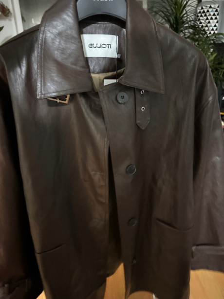 엘리오티(ELLIOTI) Leather Trench Coat_Brown 후기
