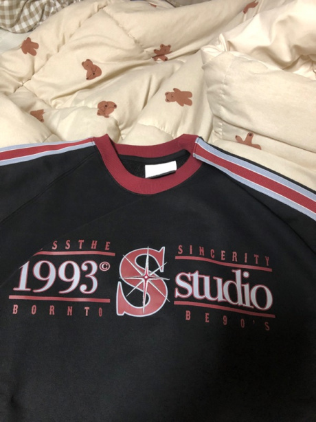 1993스튜디오(1993STUDIO) 스타 트랙 래글런 스웨트 셔츠_블랙 후기