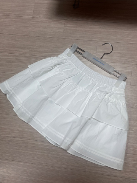 썸웨어버터(SOMEWHEREBUTTER) Cancan shirring mini skirt - ivory 후기