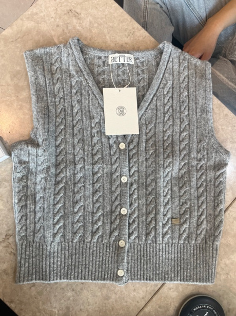 노운베러(KNOWNBETTER) Extra fine wool cable knit vest_Gray 후기