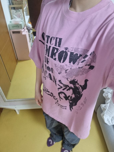 모즈모즈(MOZMOZ) 피그먼트 댄싱캣 오버핏 반팔티셔츠 핑크 후기
