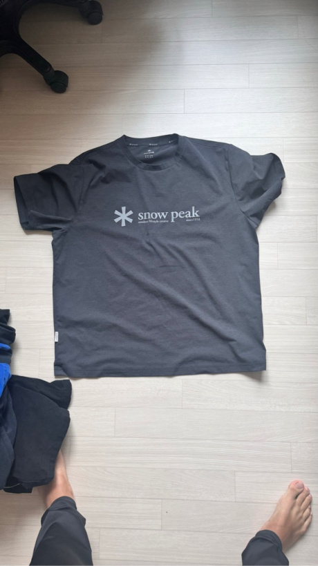 스노우피크 어패럴(SNOWPEAK APPAREL) 에코 퀵드라이 로고 반팔 티셔츠 Dark Charcoal (S24MUTTS10) 후기