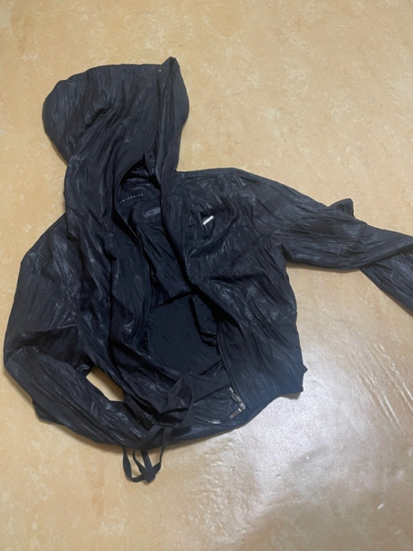 트리밍버드(TREEMINGBIRD) Silky Wrinkled Hood Shirt [ Black ] 후기