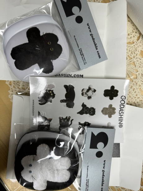 고다신(GODASHIN) Cat Airpods max case (white/black) 후기