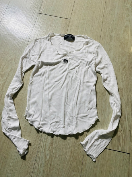 무아무아(MUAHMUAH) 스티치프릴 유넥 긴팔 티셔츠 [3color] 후기