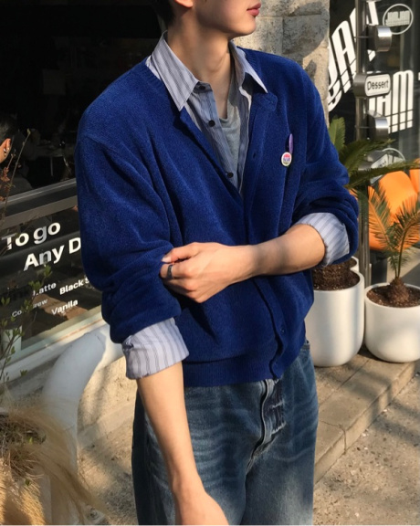 라벨아카이브(LABELARCHIVE) Tyler buttoned cardigan trypan blue 후기