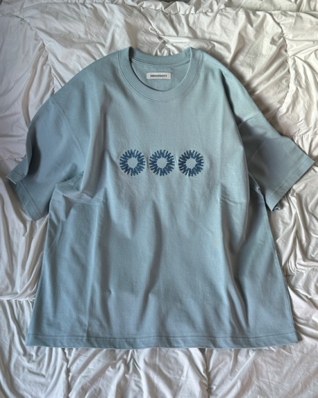 999휴머니티(999HUMANITY) EVD 로고 하프 티셔츠 (라이트 블루) 후기