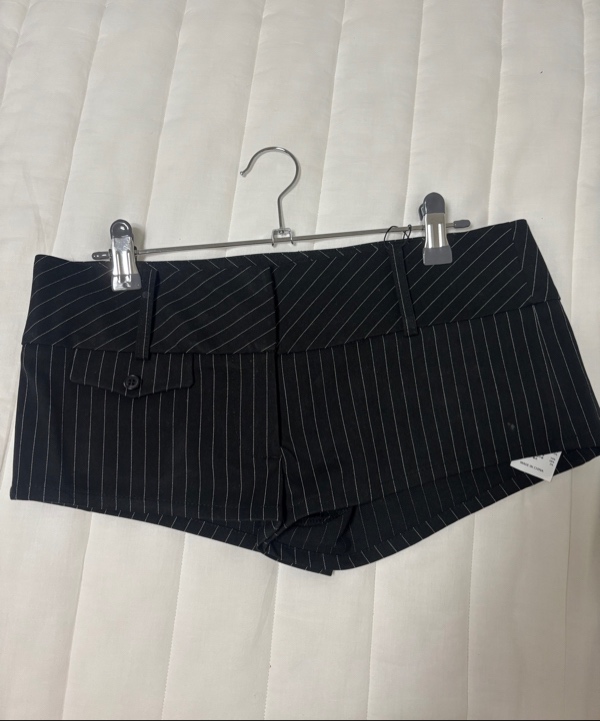 스컬프터(SCULPTOR) Tailored Micro Shorts Black Pin Stripe - 사이즈