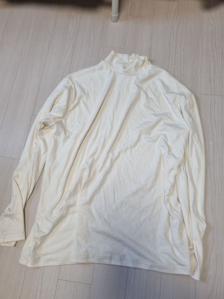 이에스엔(ESN) 하프 폴라 니트 티셔츠 크림 후기