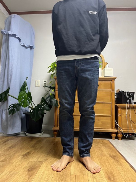 비바스튜디오(VIVASTUDIO) LOCATION CREWNECK [NAVY] - 46,400 | 무신사 스토어