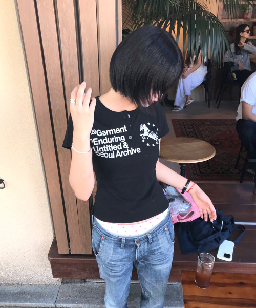Unicorn Henley Neck Cropped Short Sleeve Black thumbnail 9