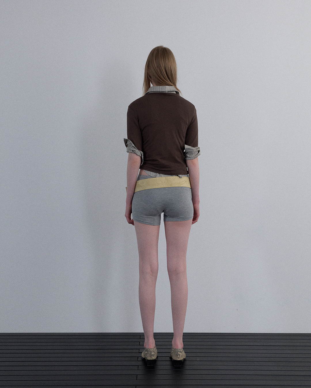 SHIRRING V-NECK TOP_BEIGE - 2 COLORS BROWN