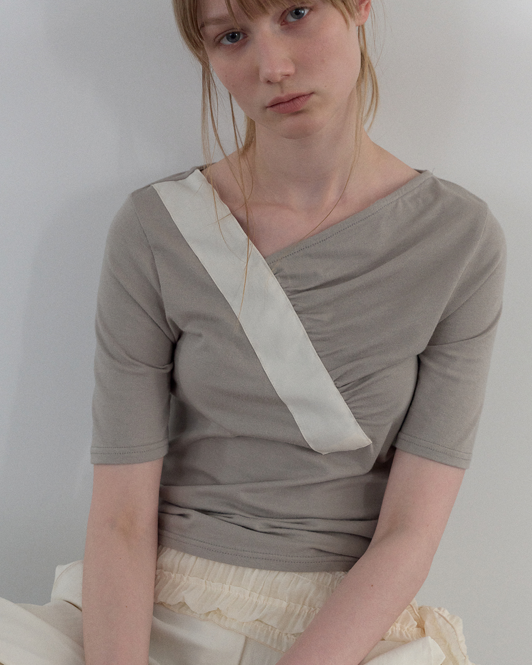 SHIRRING V-NECK TOP_BEIGE - 2 COLORS BEIGE