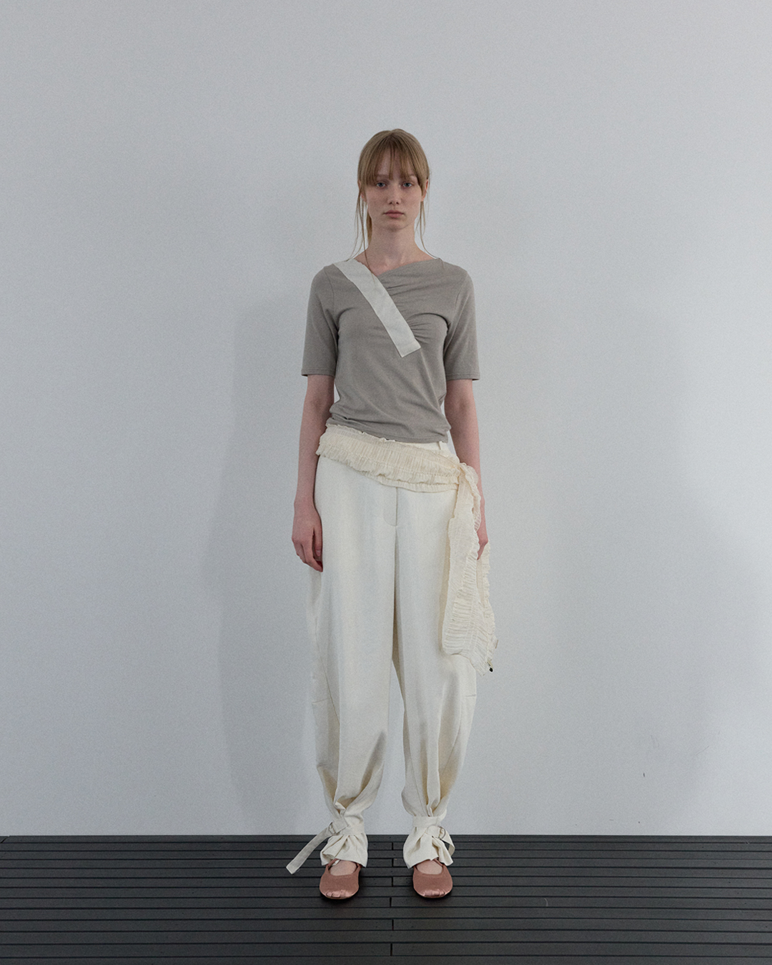 SHIRRING V-NECK TOP_BEIGE - 2 COLORS BEIGE
