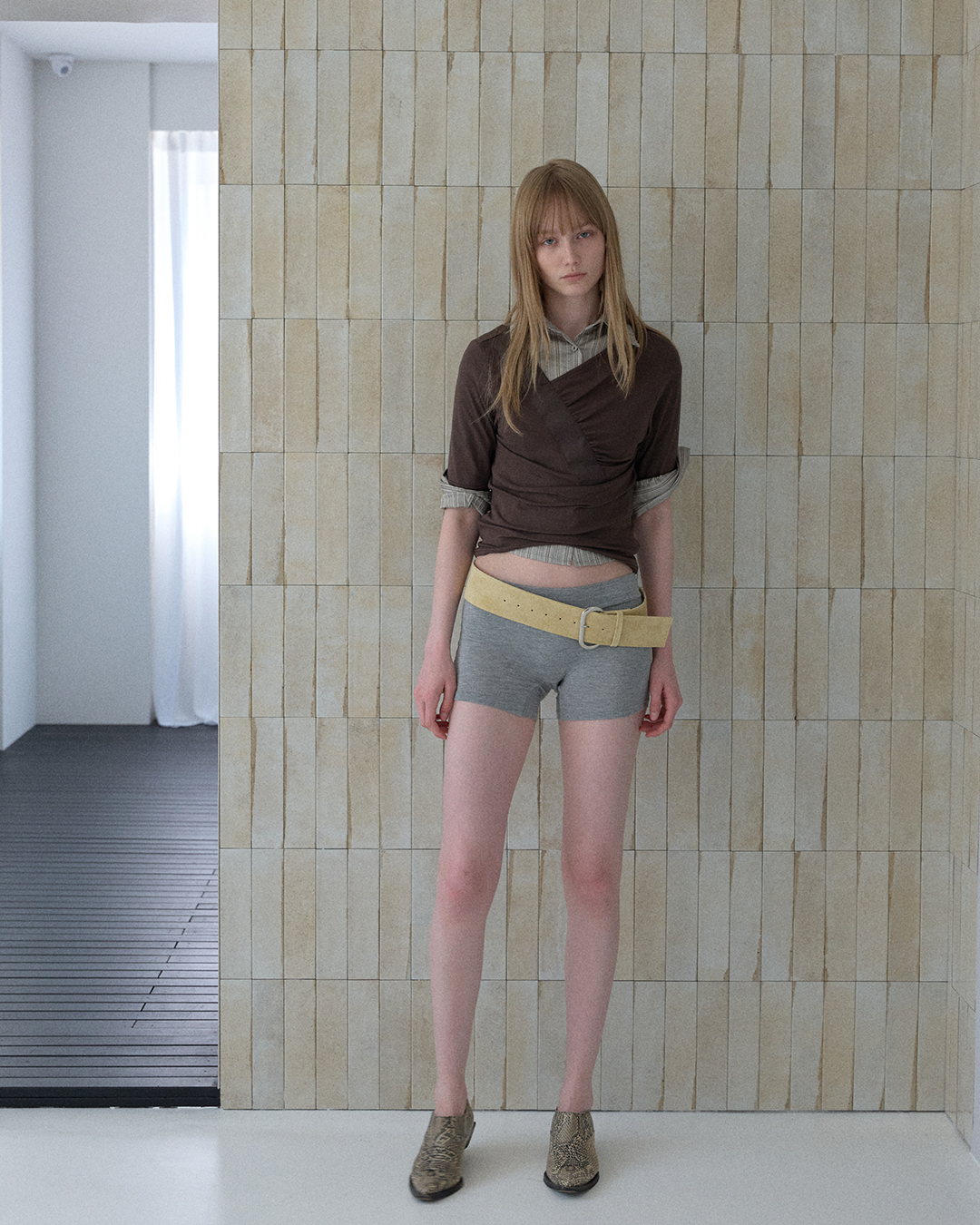 SHIRRING V-NECK TOP_BEIGE - 2 COLORS BROWN