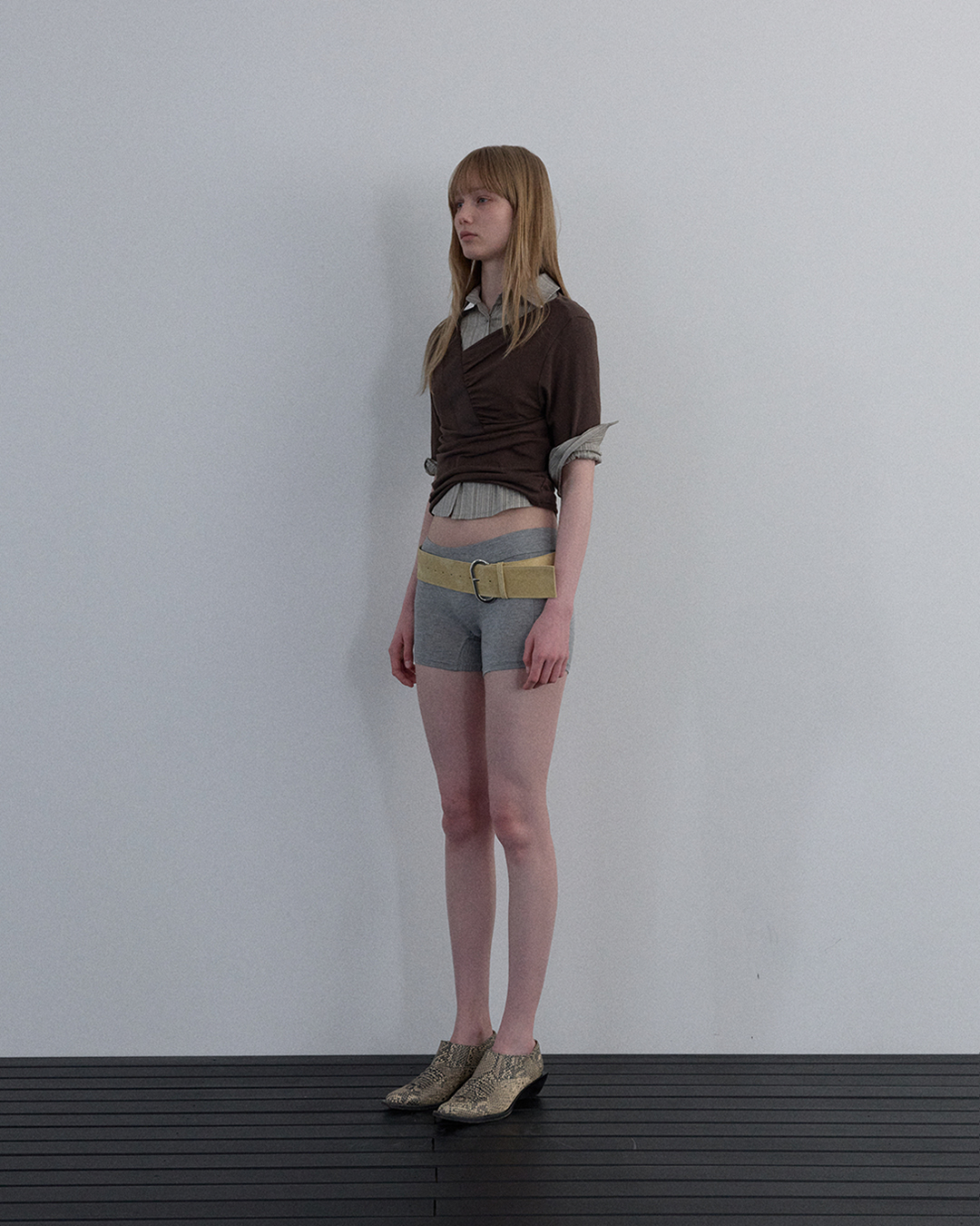SHIRRING V-NECK TOP_BEIGE - 2 COLORS BROWN