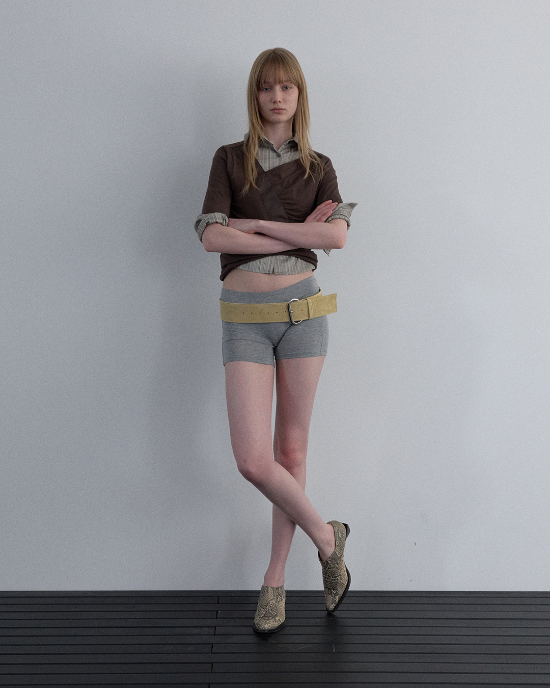 SHIRRING V-NECK TOP_BEIGE - 2 COLORS BROWN