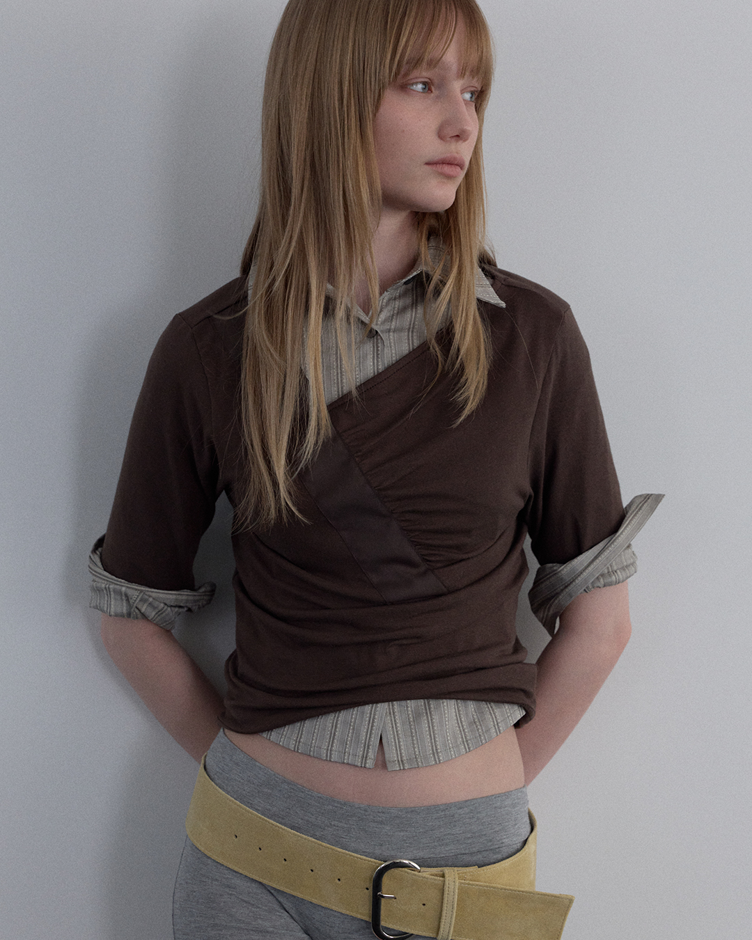 SHIRRING V-NECK TOP_BEIGE - 2 COLORS BROWN