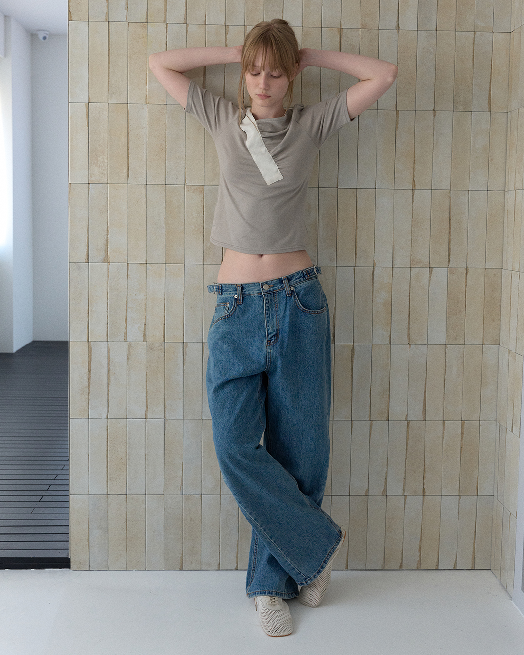 SHIRRING V-NECK TOP_BEIGE - 2 COLORS BEIGE