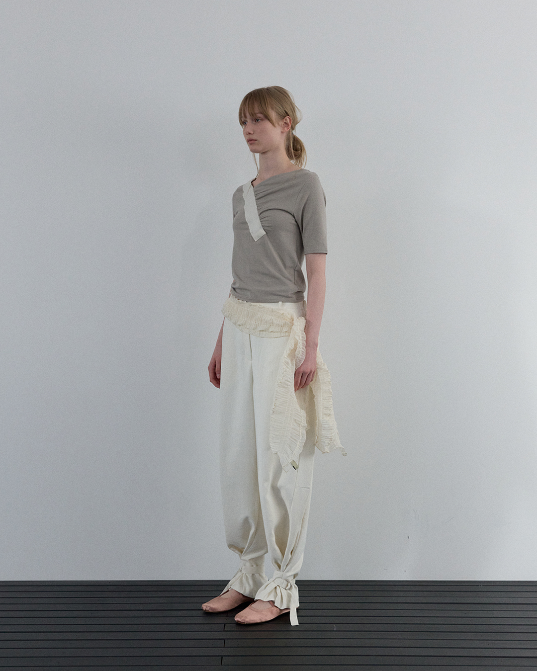 SHIRRING V-NECK TOP_BEIGE - 2 COLORS BEIGE