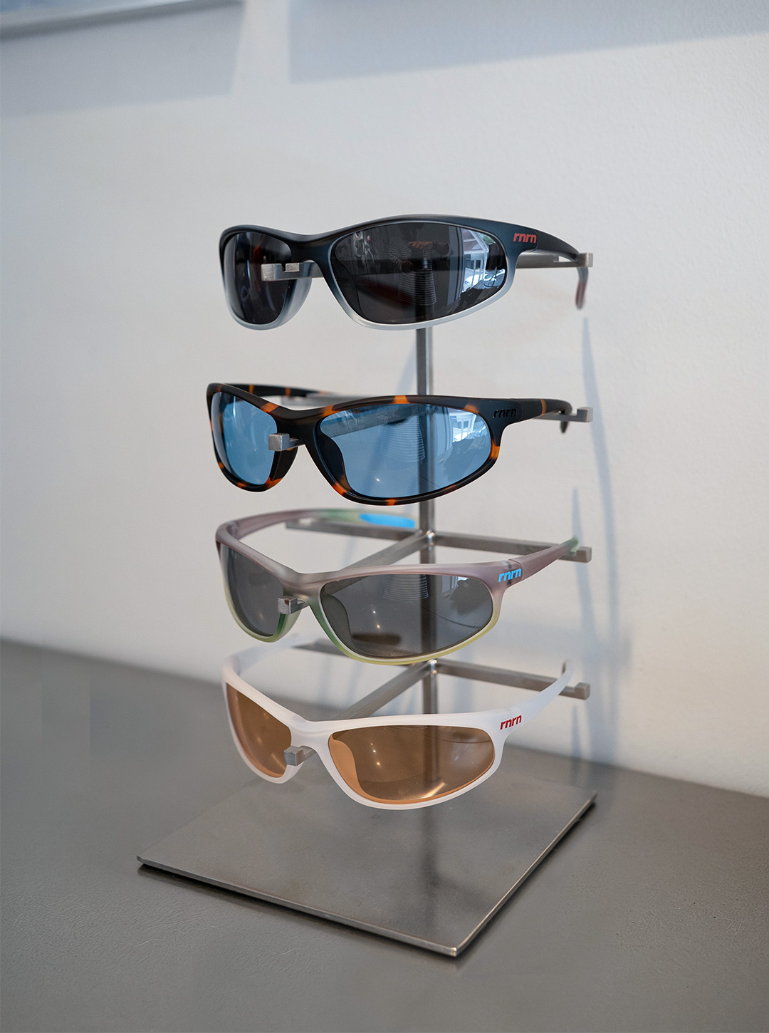ICE SCOPE SUNGLASSES - 14 COLORS MILK