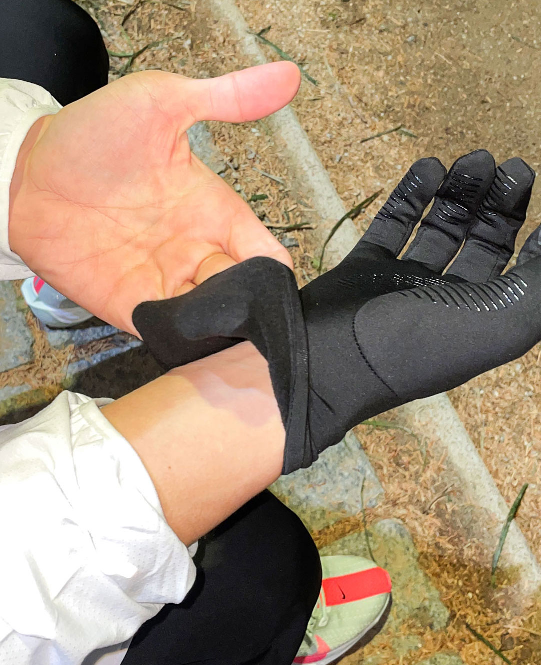 FLEECE GLOVES - 4 COLORS GREY