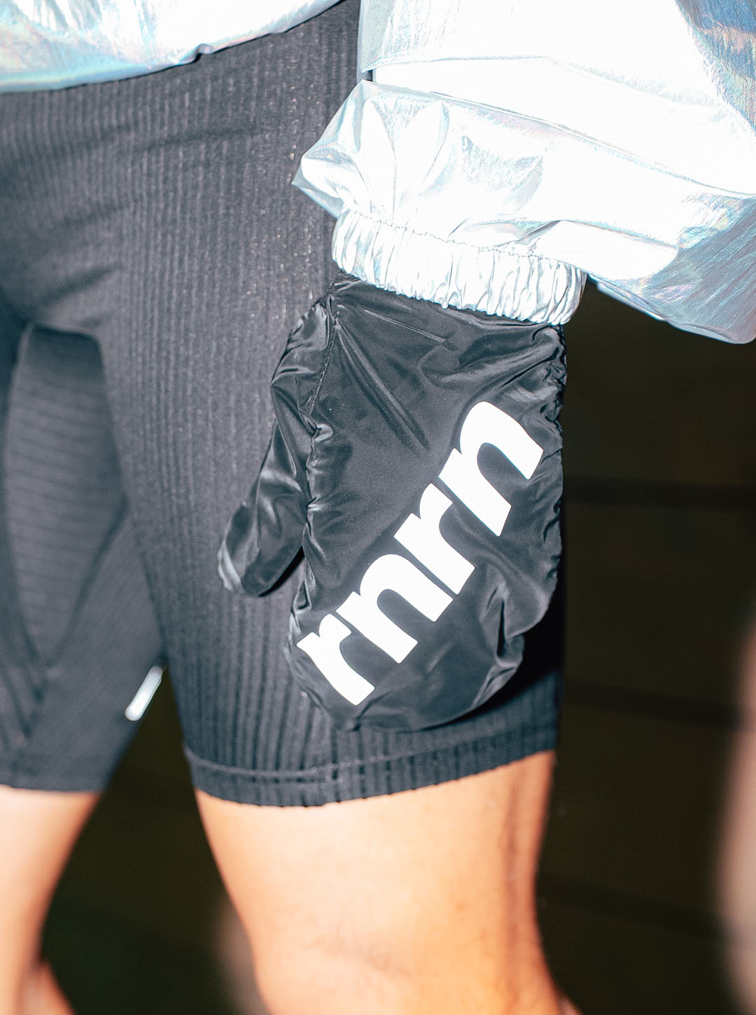 MITT GLOVES -