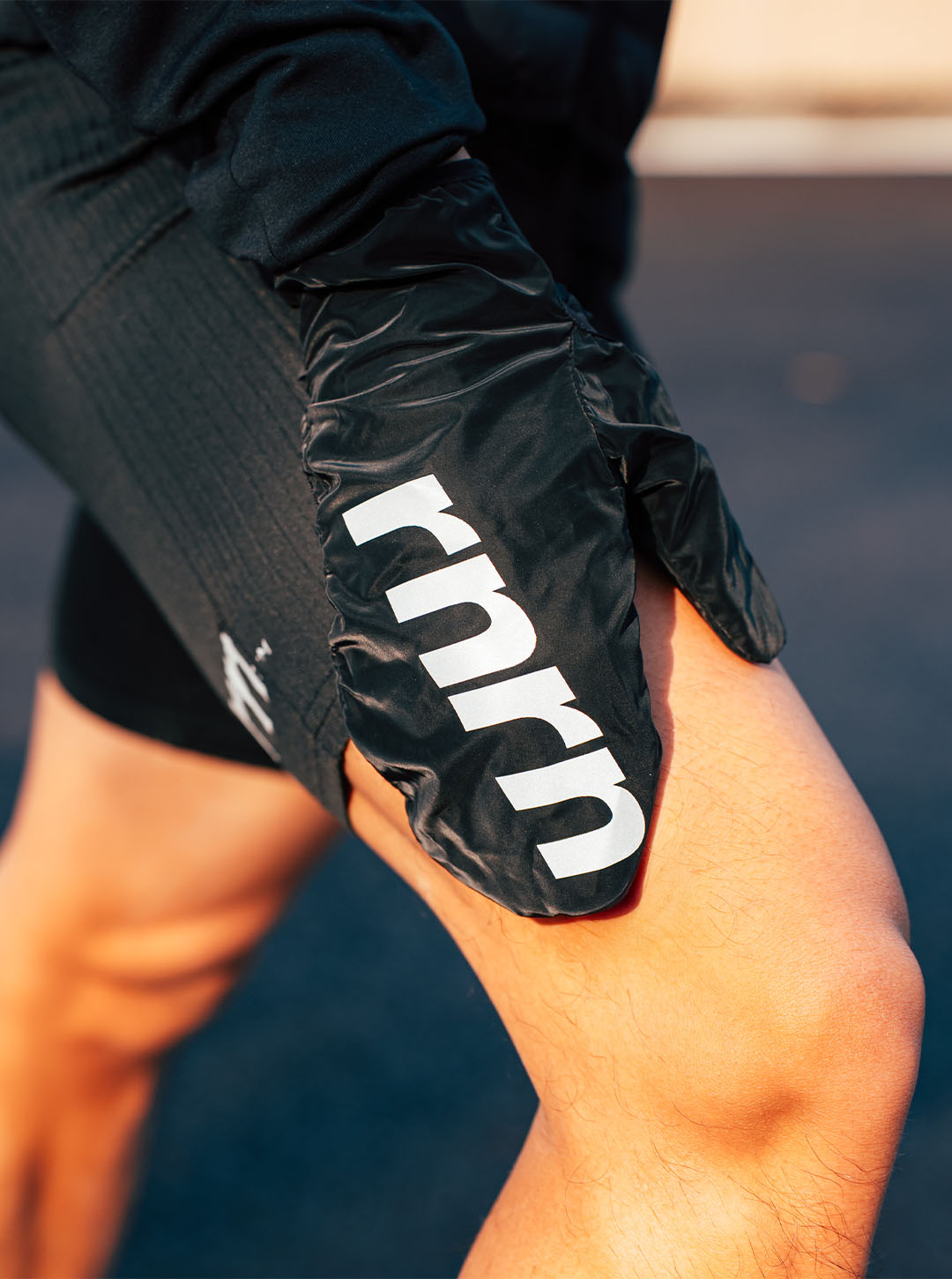 MITT GLOVES -