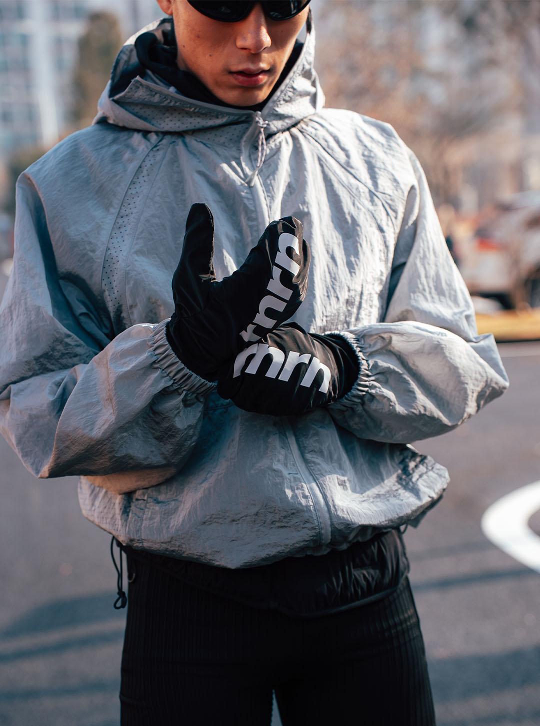 MITT GLOVES -