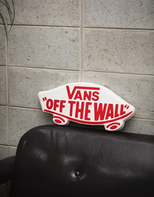 반스 로고 쿠션 사은품 이미지