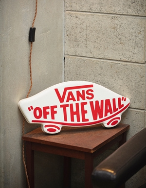 반스 로고 쿠션 사은품 이미지