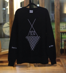 NO PLAN CROSS CON SWEATSHIRT