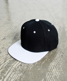 XERO - White/Black Snapback