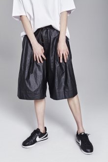 PLEATED WIDE SHORTS BLACK