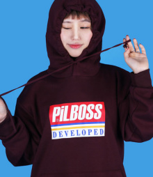 [PilBOSS]필보스 DEVLOPED LOGO 로고 기모 후드티 자주 Burgundy